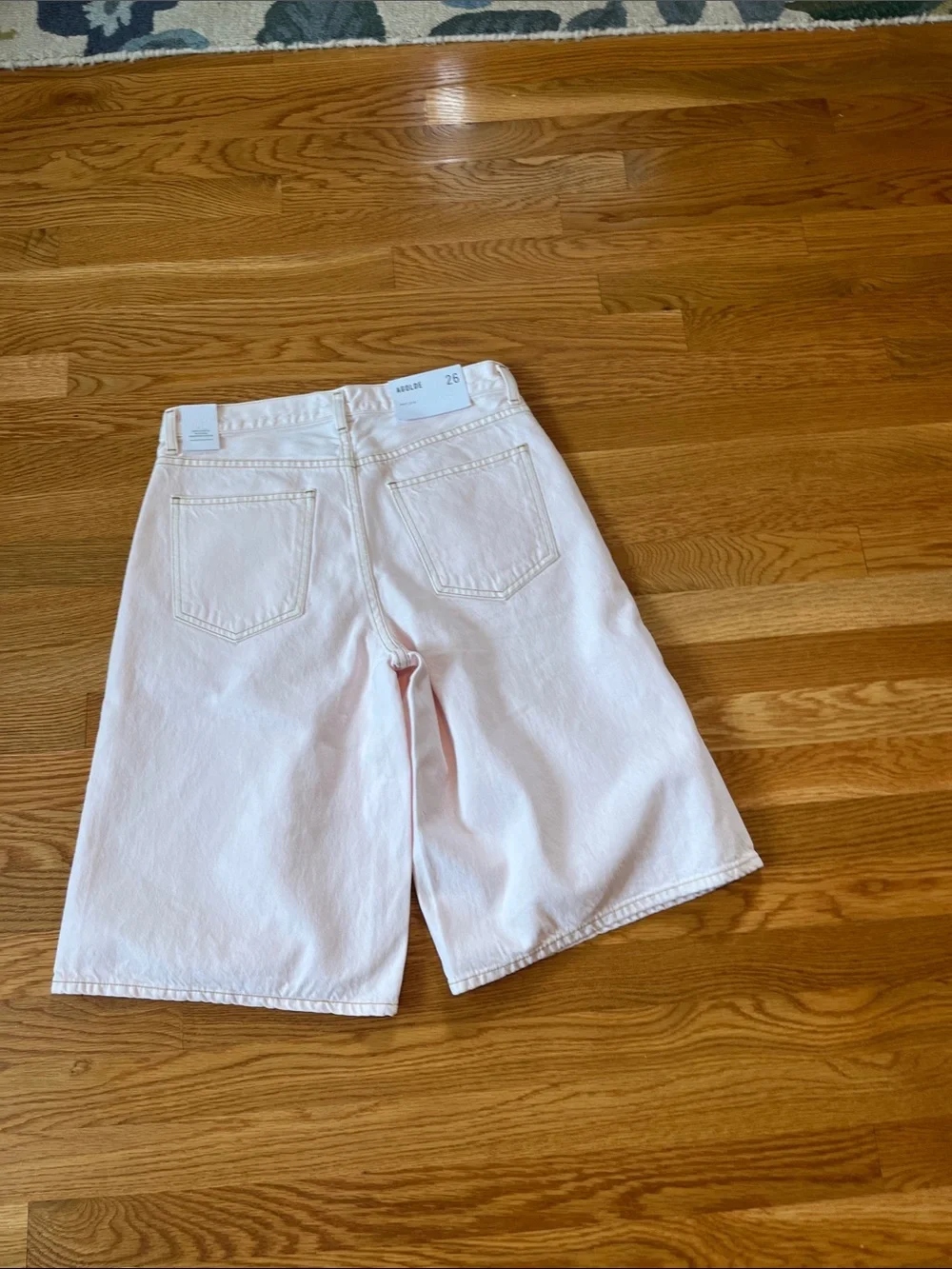 AGolde Baggy V-Short Size 26 NWT